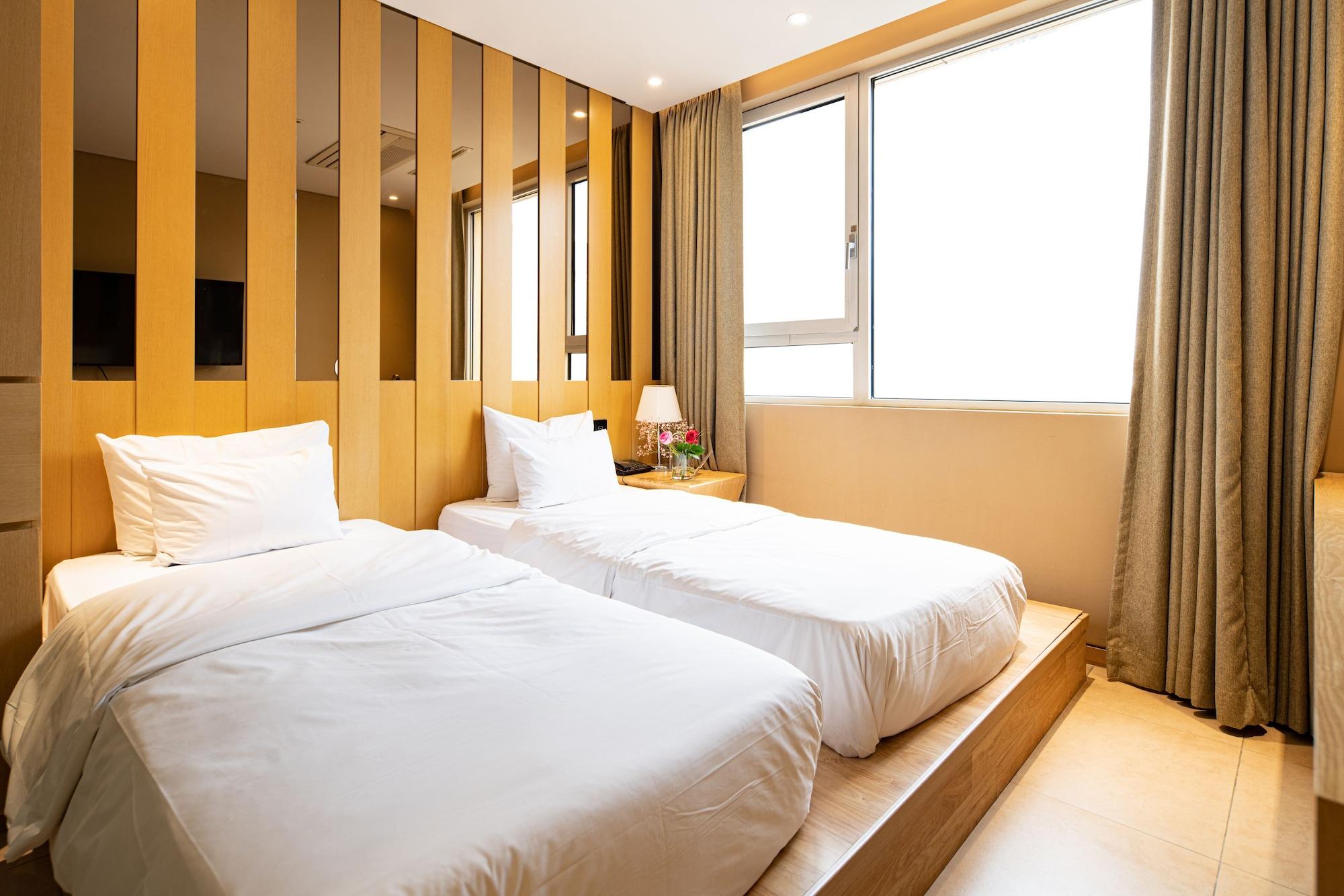 Hotel The Designers Hongdae 3*